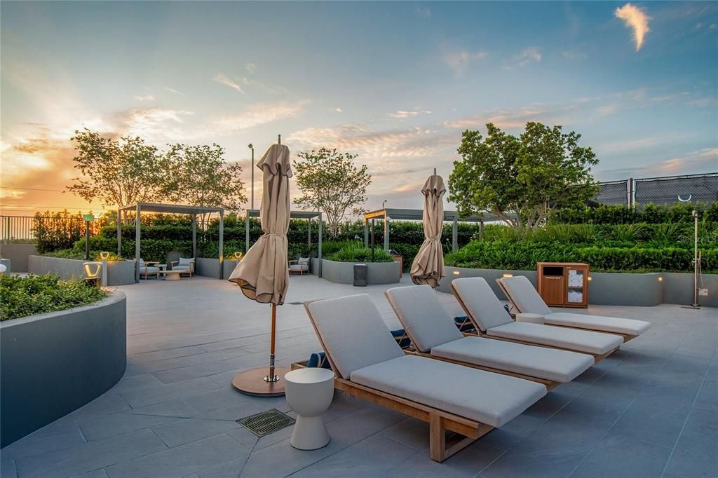 For Rent: $9,995 (2 beds, 2 baths, 1960 Square Feet)