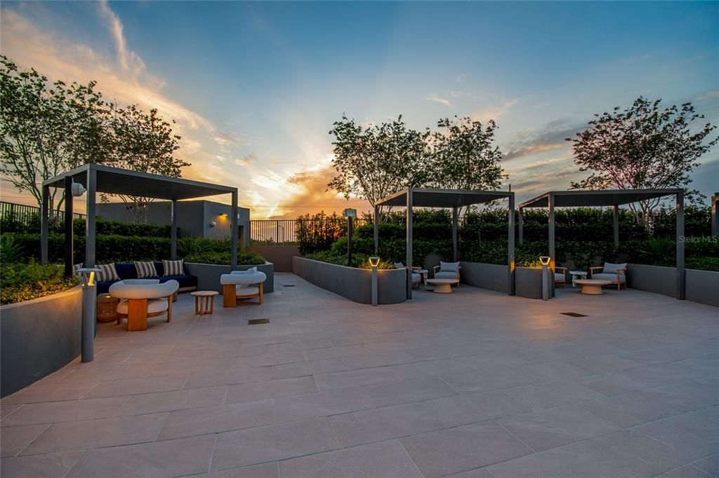 For Rent: $9,995 (2 beds, 2 baths, 1960 Square Feet)