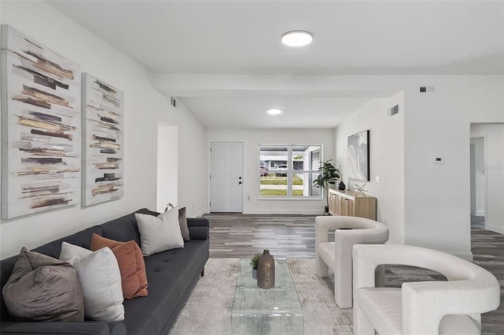 Activo con contrato: $295,000 (4 camas, 2 baños, 1516 Pies cuadrados)