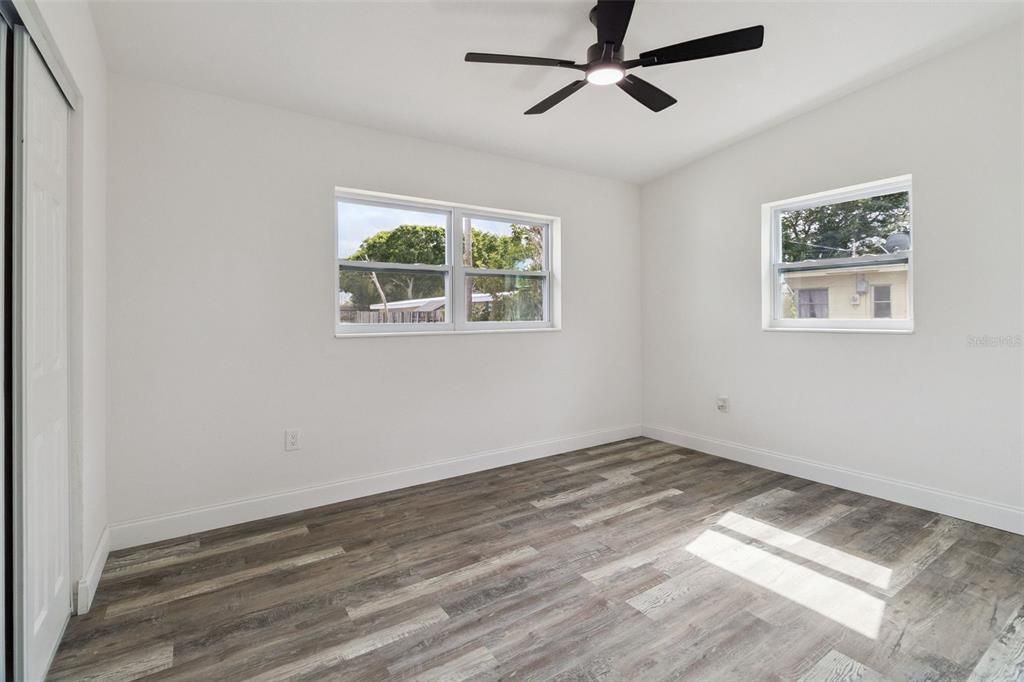 Activo con contrato: $295,000 (4 camas, 2 baños, 1516 Pies cuadrados)