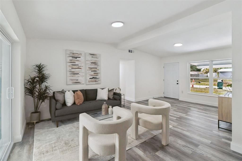 Activo con contrato: $295,000 (4 camas, 2 baños, 1516 Pies cuadrados)