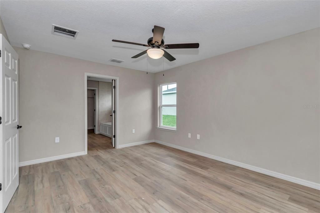 Active With Contract: $289,900 (4 beds, 2 baths, 1747 Square Feet)