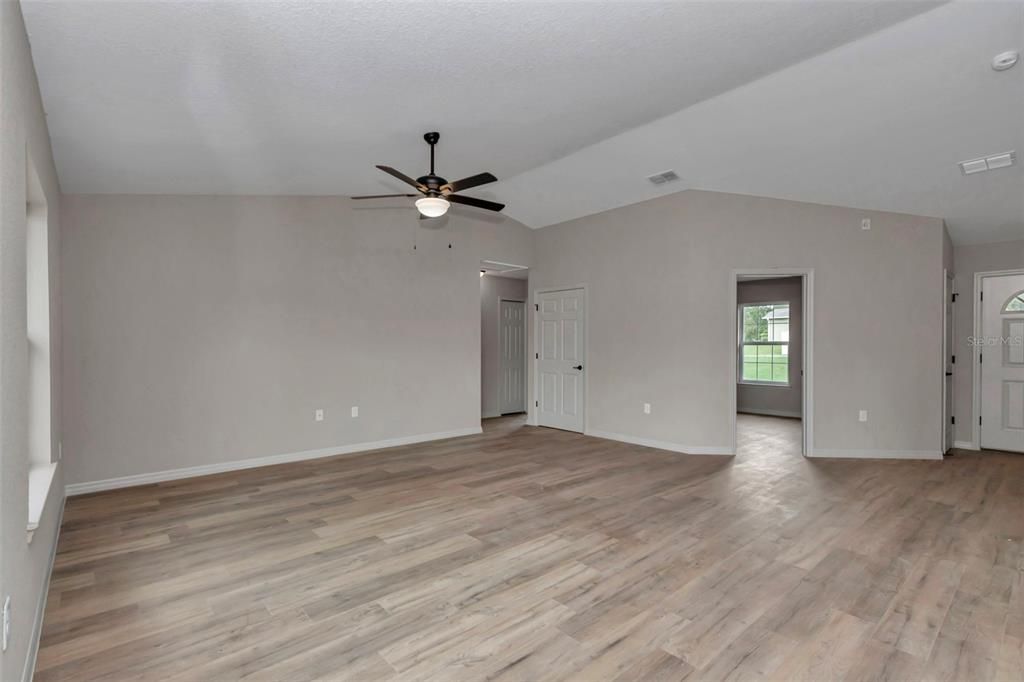 Active With Contract: $289,900 (4 beds, 2 baths, 1747 Square Feet)