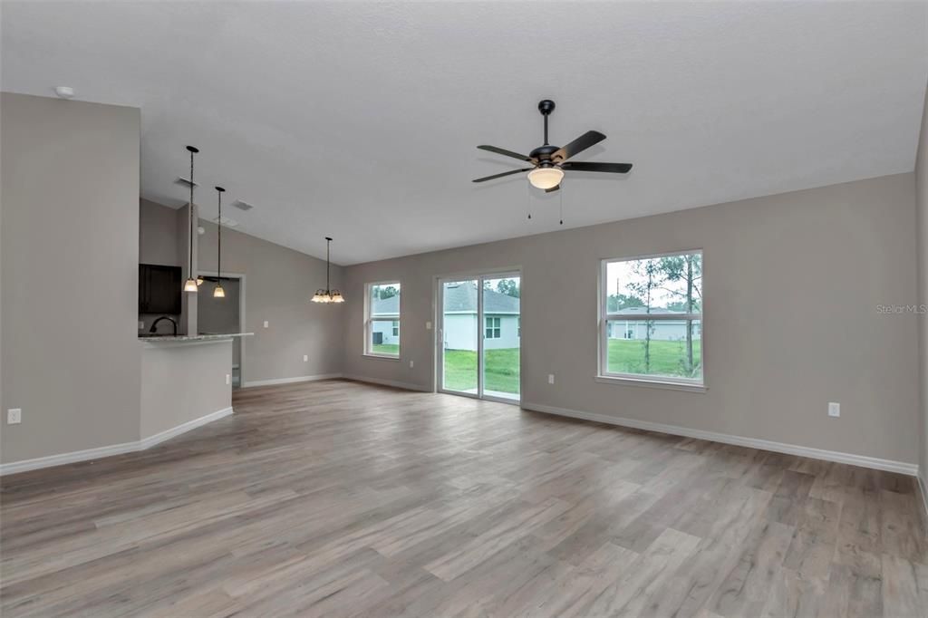 Active With Contract: $289,900 (4 beds, 2 baths, 1747 Square Feet)