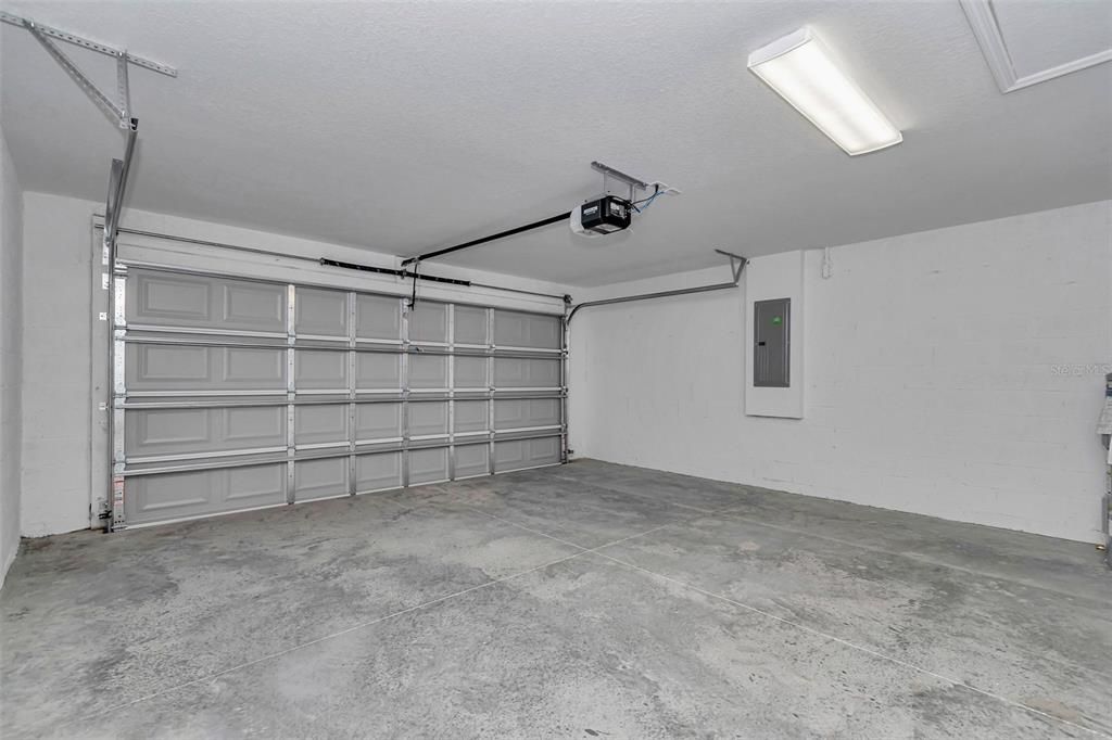 Active With Contract: $289,900 (4 beds, 2 baths, 1747 Square Feet)
