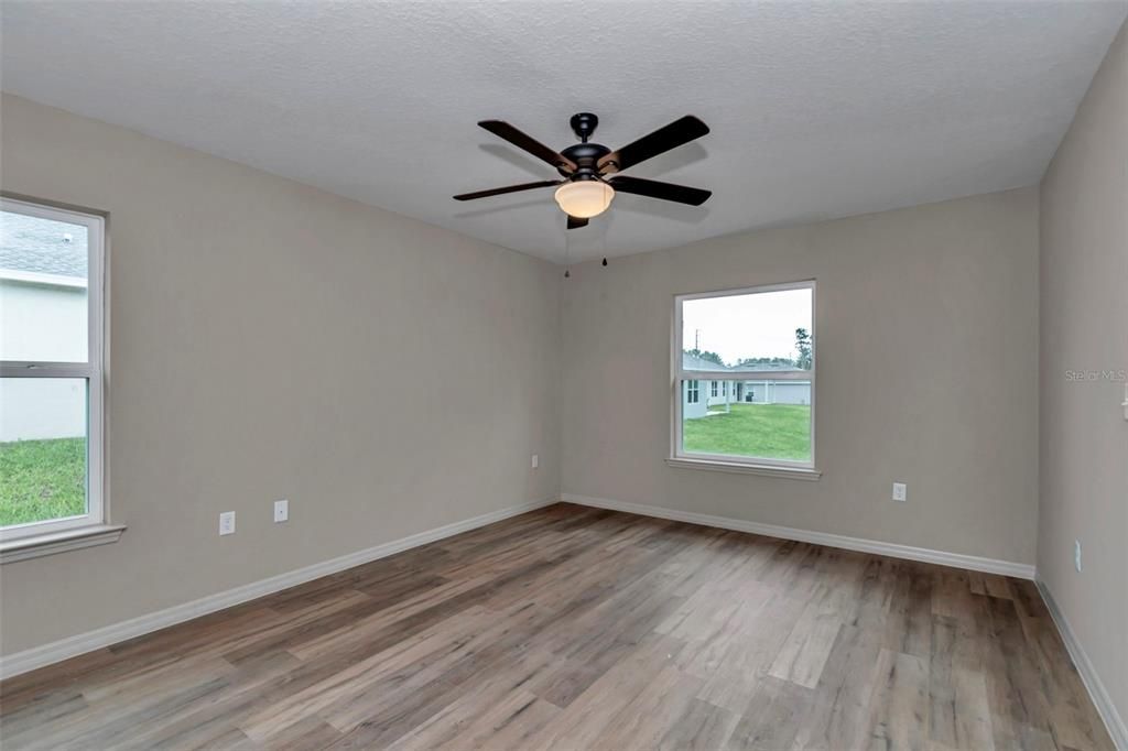 Active With Contract: $289,900 (4 beds, 2 baths, 1747 Square Feet)