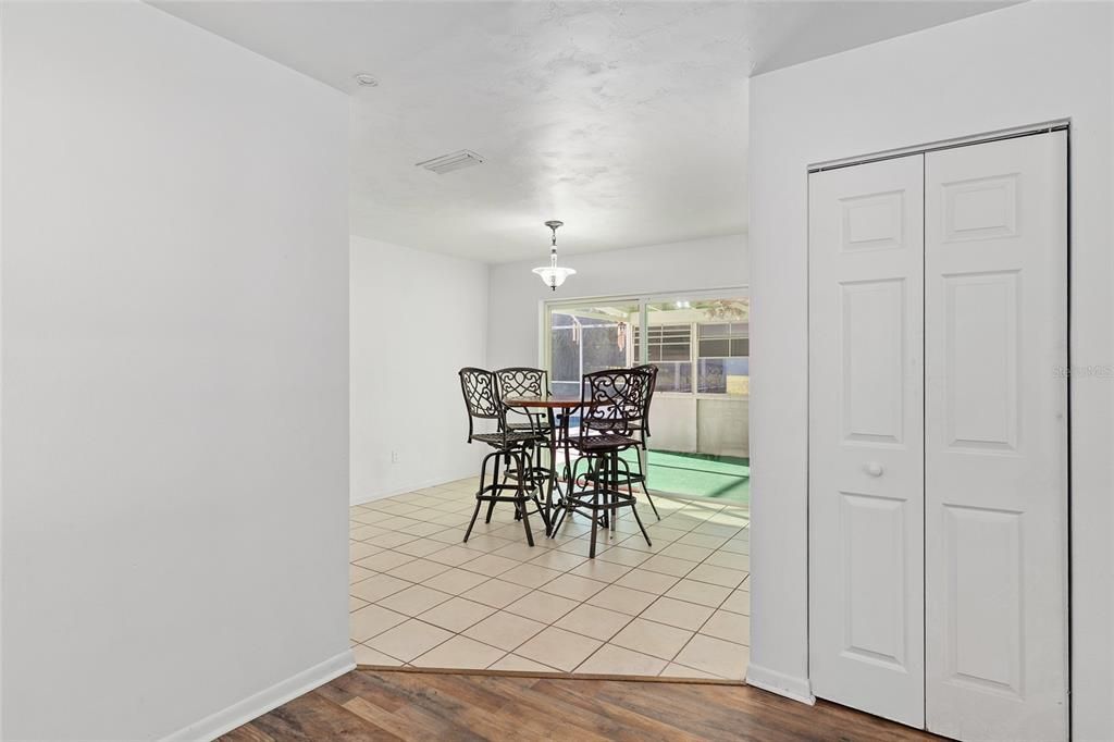 For Sale: $209,900 (3 beds, 1 baths, 1104 Square Feet)