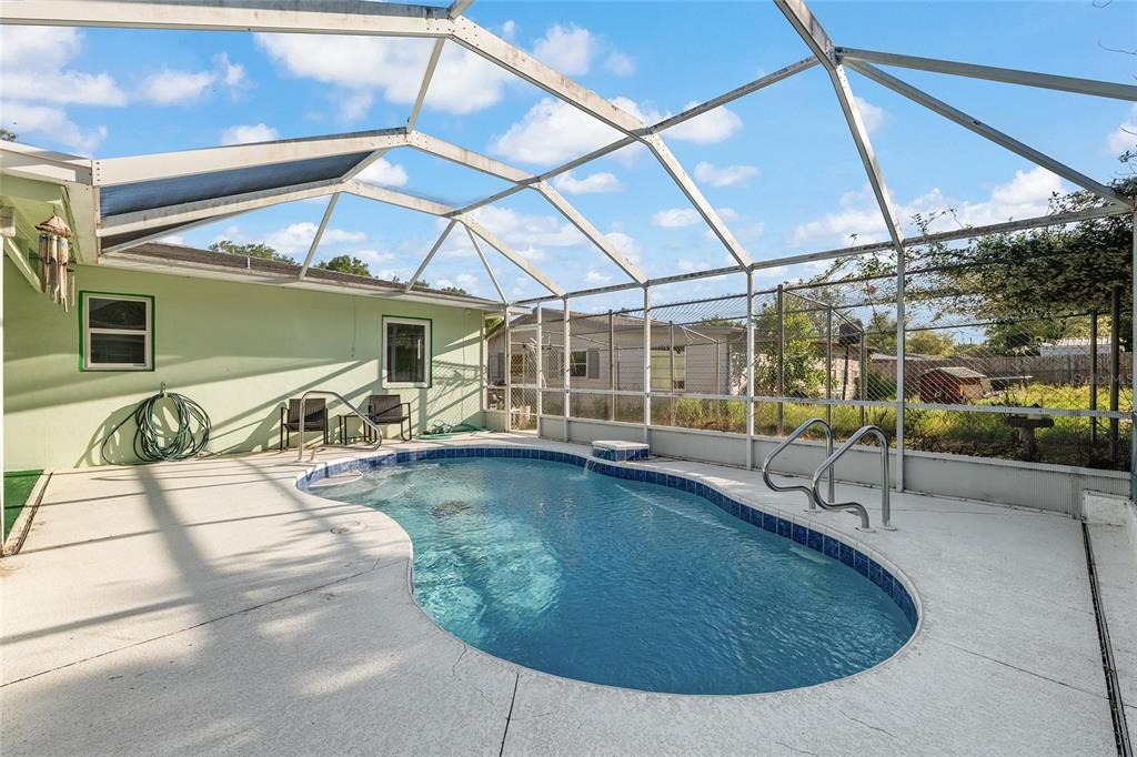 For Sale: $209,900 (3 beds, 1 baths, 1104 Square Feet)
