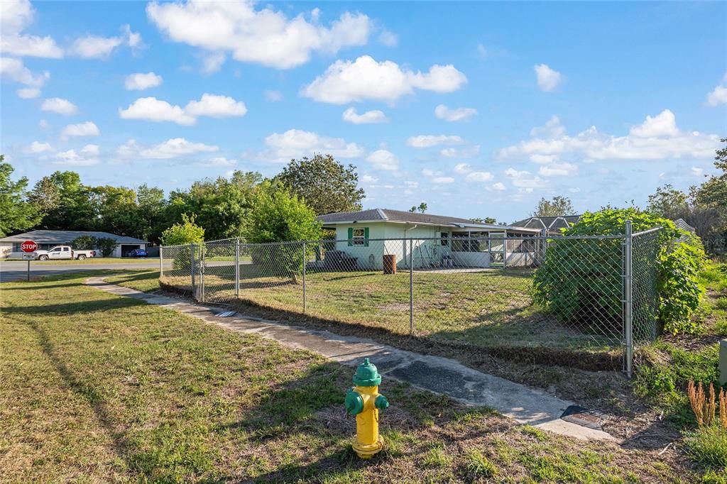For Sale: $209,900 (3 beds, 1 baths, 1104 Square Feet)