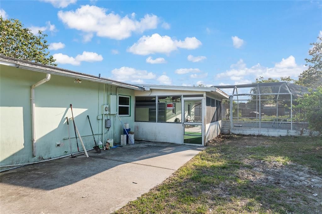 For Sale: $209,900 (3 beds, 1 baths, 1104 Square Feet)