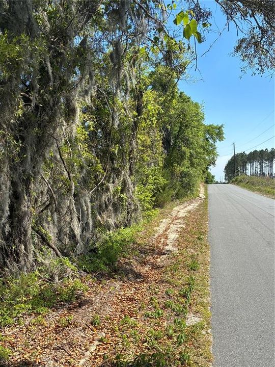 На продажу: $189,000 (9.96 acres)
