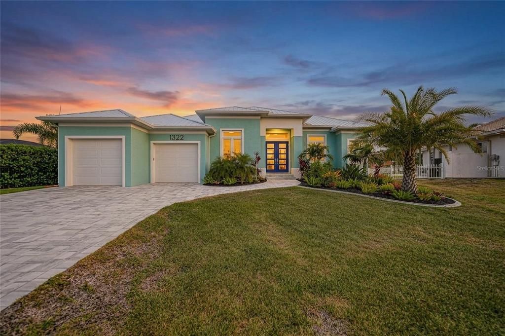 For Sale: $1,099,000 (3 beds, 3 baths, 2050 Square Feet)