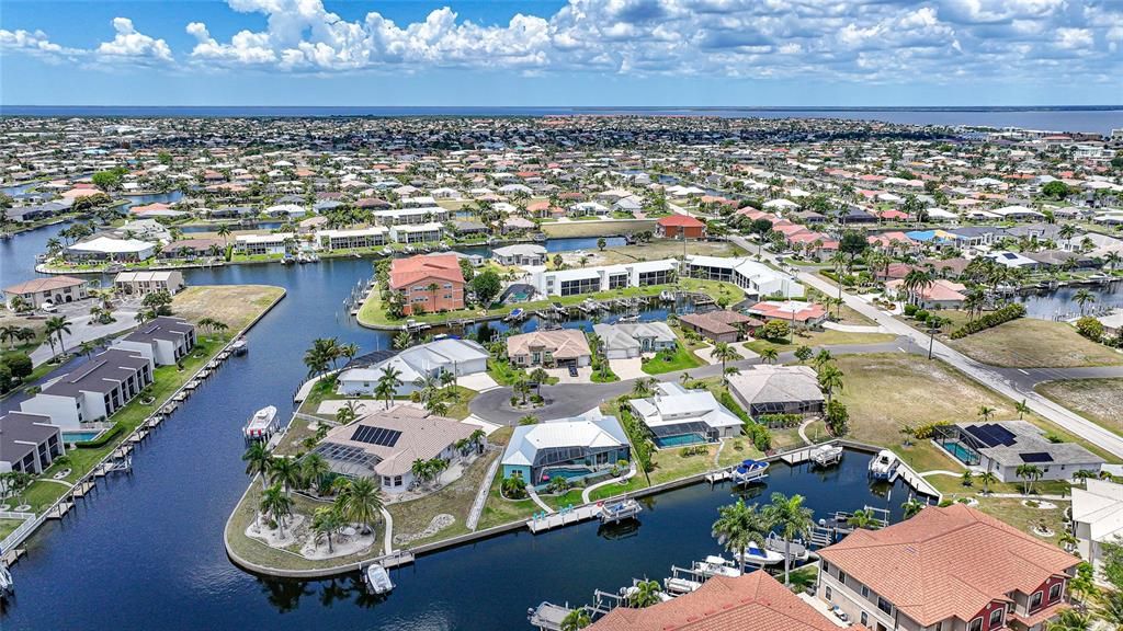 For Sale: $1,099,000 (3 beds, 3 baths, 2050 Square Feet)