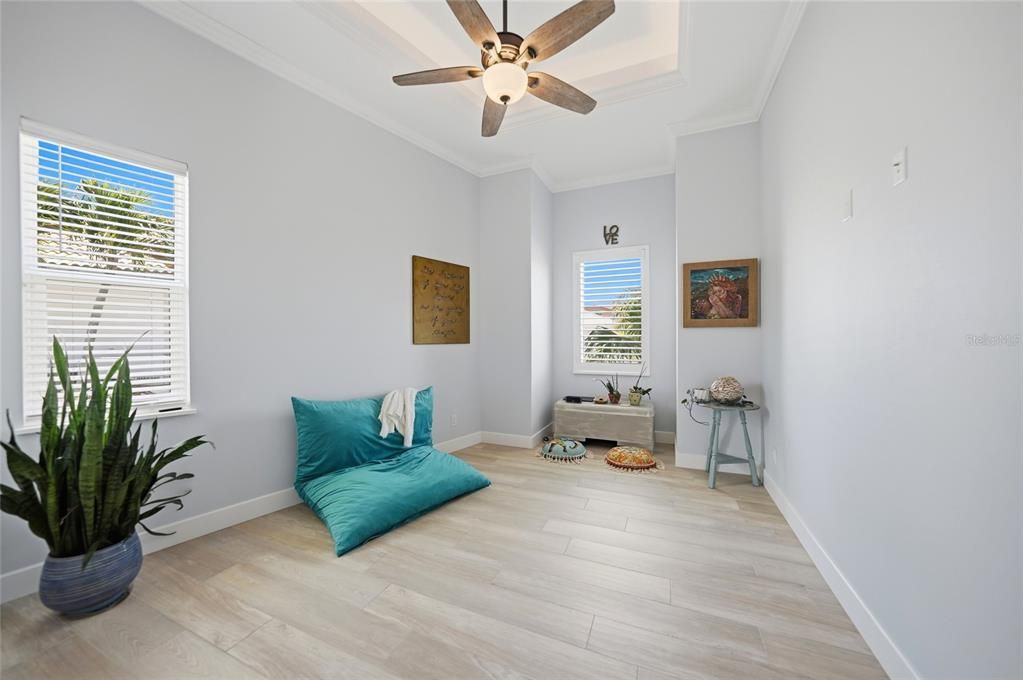 For Sale: $1,099,000 (3 beds, 3 baths, 2050 Square Feet)