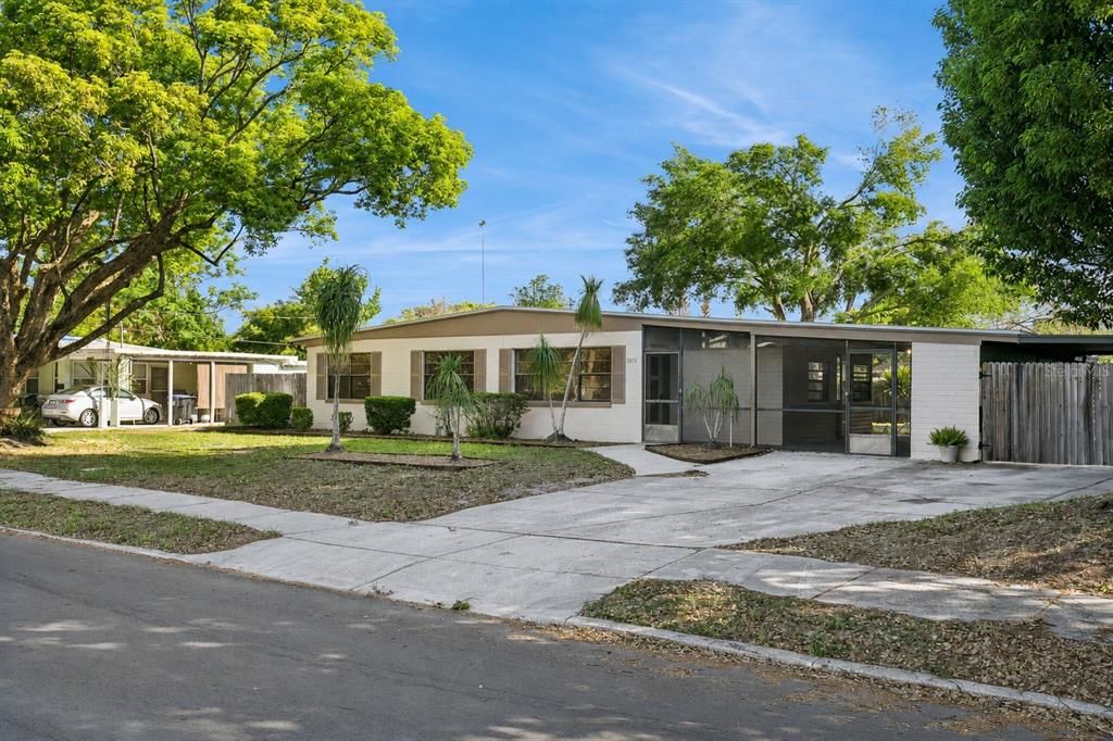 Activo con contrato: $299,900 (3 camas, 1 baños, 1059 Pies cuadrados)