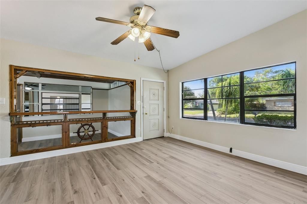 Activo con contrato: $299,900 (3 camas, 1 baños, 1059 Pies cuadrados)