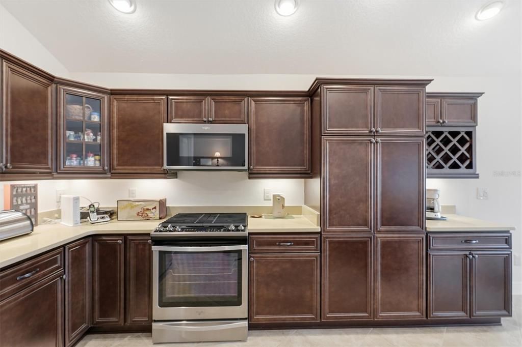 На продажу: $649,900 (3 спален, 2 ванн, 1918 Квадратных фут)