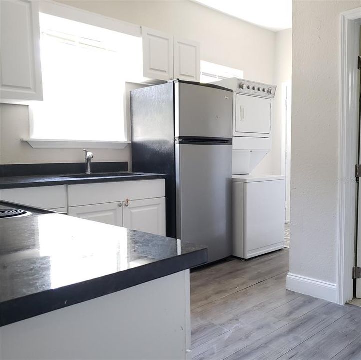 В аренду: $1,150 (1 спален, 1 ванн, 702 Квадратных фут)