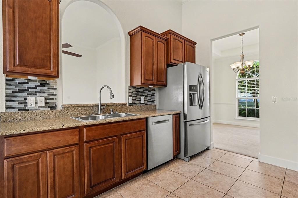 For Sale: $410,000 (3 beds, 2 baths, 1884 Square Feet)