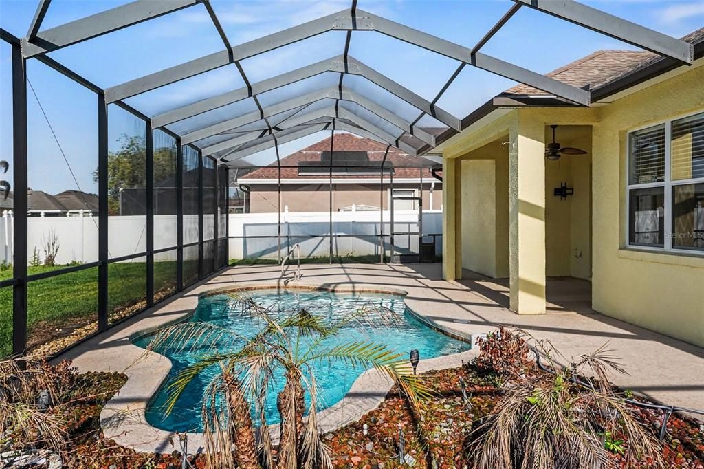 For Sale: $410,000 (3 beds, 2 baths, 1884 Square Feet)