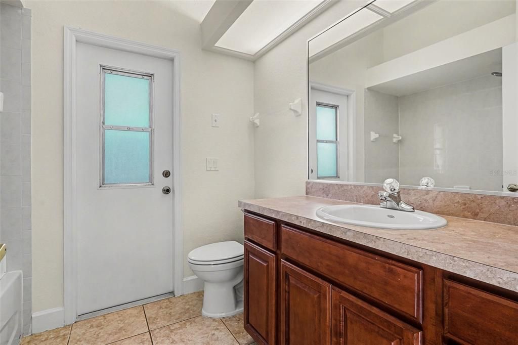 For Sale: $410,000 (3 beds, 2 baths, 1884 Square Feet)