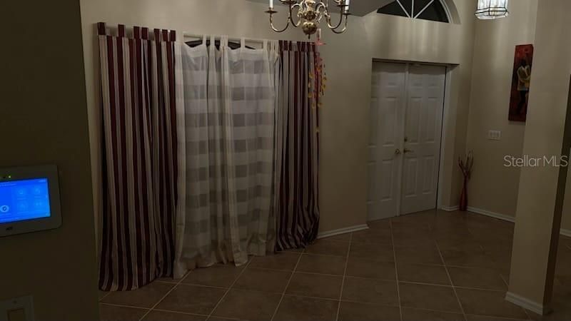 En Venta: $370,000 (3 camas, 2 baños, 2661 Pies cuadrados)