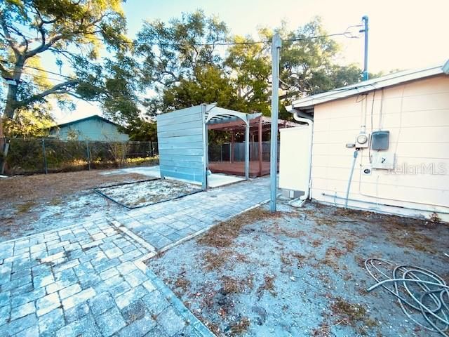 Active With Contract: $1,950 (2 beds, 1 baths, 826 Square Feet)