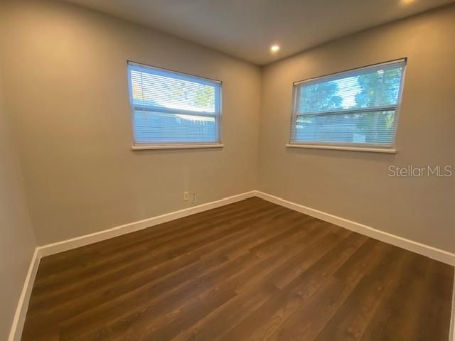 Active With Contract: $1,950 (2 beds, 1 baths, 826 Square Feet)