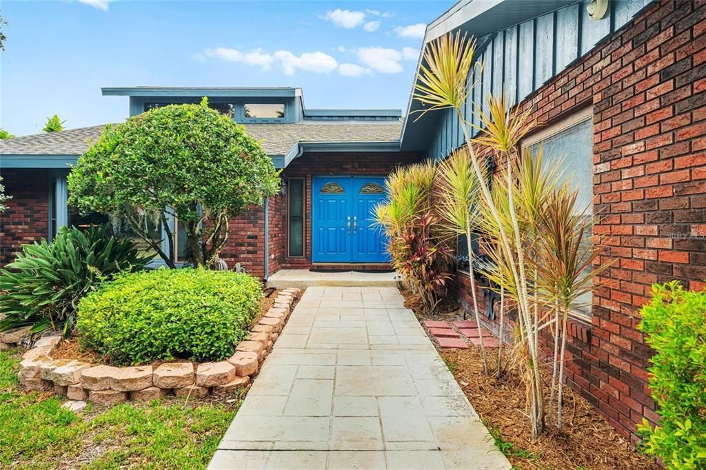 For Sale: $1,450,000 (3 beds, 2 baths, 3115 Square Feet)