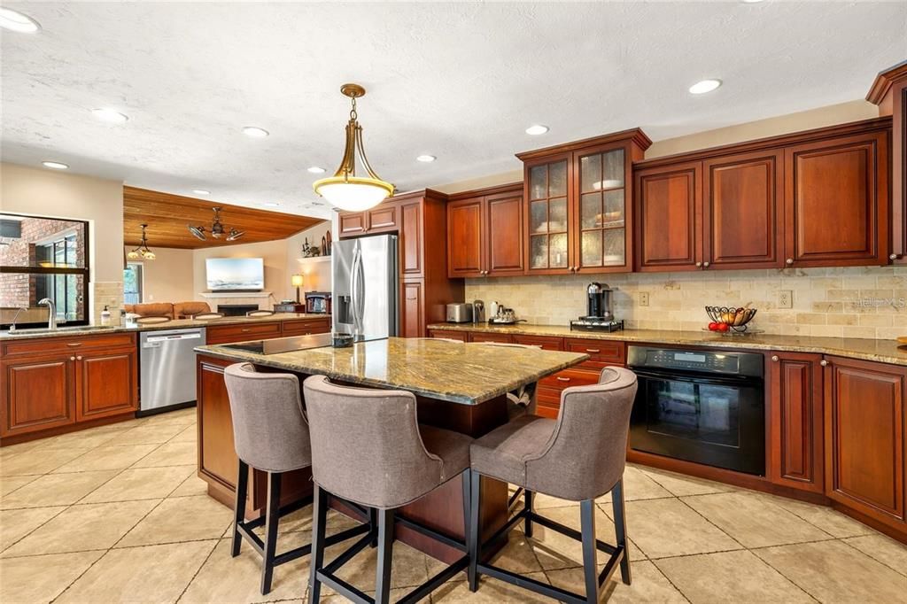 For Sale: $1,450,000 (3 beds, 2 baths, 3115 Square Feet)
