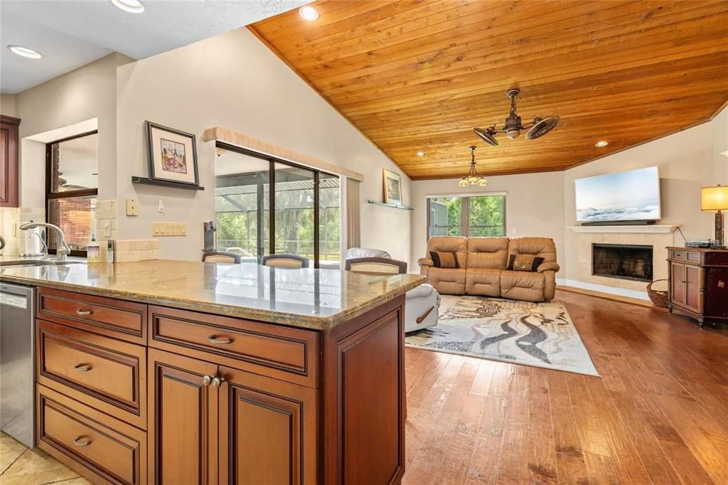 For Sale: $1,450,000 (3 beds, 2 baths, 3115 Square Feet)