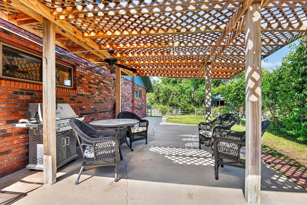 For Sale: $1,450,000 (3 beds, 2 baths, 3115 Square Feet)