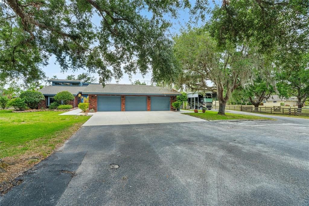 For Sale: $1,450,000 (3 beds, 2 baths, 3115 Square Feet)