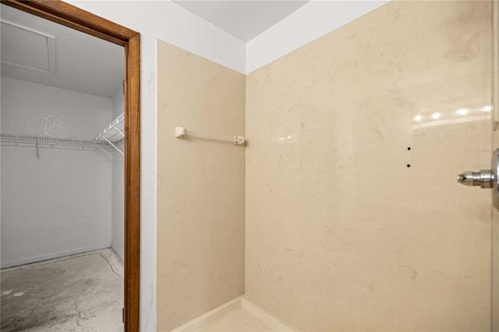 For Sale: $550,000 (8 beds, 0 baths, 3224 Square Feet)