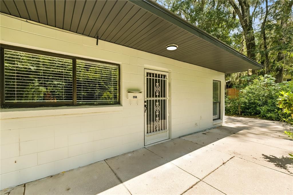 For Sale: $550,000 (8 beds, 0 baths, 3224 Square Feet)