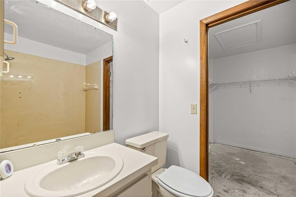 For Sale: $550,000 (8 beds, 0 baths, 3224 Square Feet)