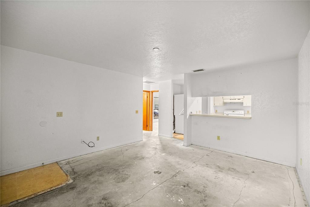 For Sale: $550,000 (8 beds, 0 baths, 3224 Square Feet)