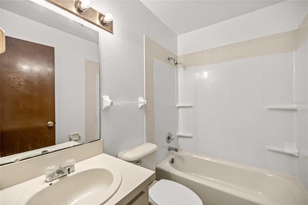 For Sale: $550,000 (8 beds, 0 baths, 3224 Square Feet)