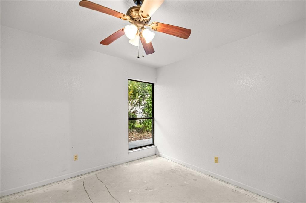 For Sale: $550,000 (8 beds, 0 baths, 3224 Square Feet)