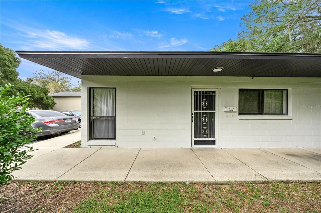For Sale: $550,000 (8 beds, 0 baths, 3224 Square Feet)