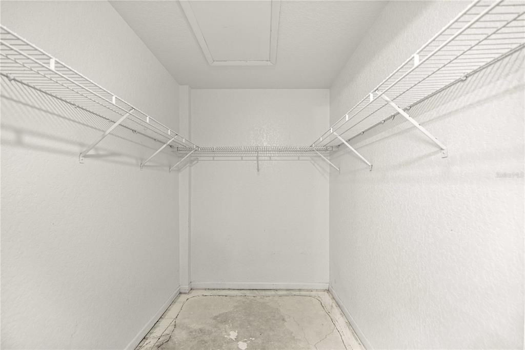 For Sale: $550,000 (8 beds, 0 baths, 3224 Square Feet)