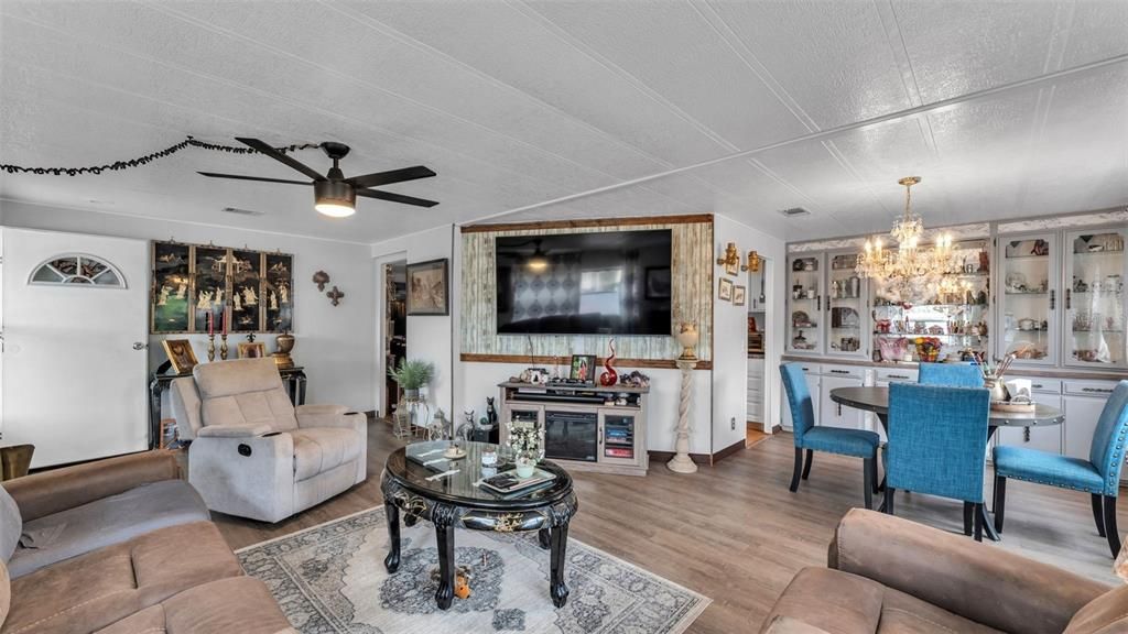 For Sale: $152,000 (2 beds, 2 baths, 1344 Square Feet)