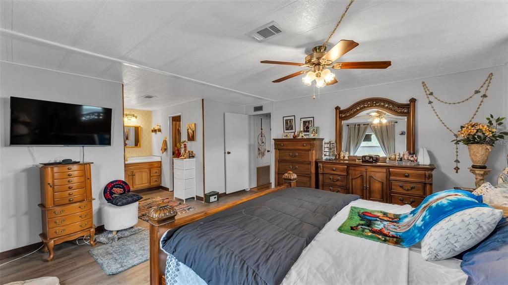 For Sale: $152,000 (2 beds, 2 baths, 1344 Square Feet)