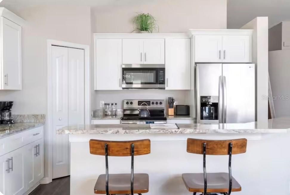Activo con contrato: $468,000 (3 camas, 2 baños, 1549 Pies cuadrados)