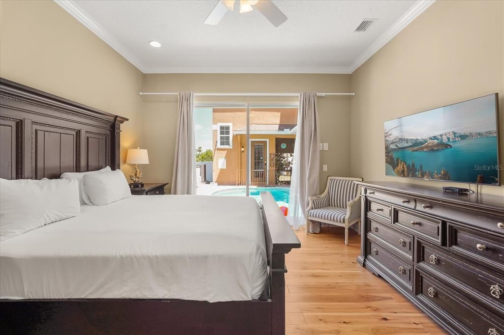 For Sale: $909,500 (5 beds, 4 baths, 3830 Square Feet)