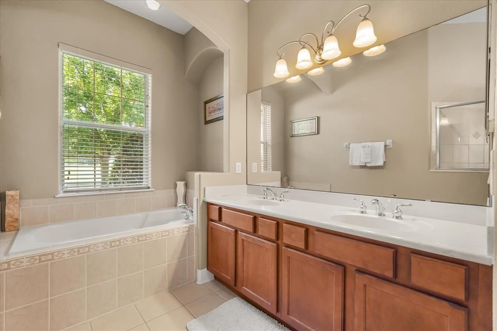 For Sale: $909,500 (5 beds, 4 baths, 3830 Square Feet)