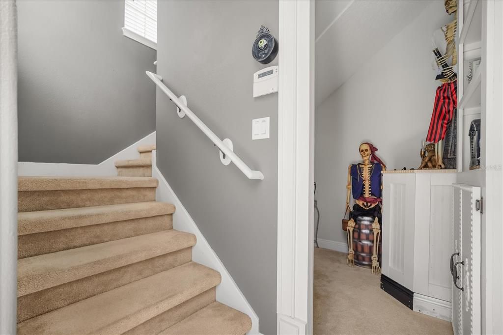 For Sale: $909,500 (5 beds, 4 baths, 3830 Square Feet)