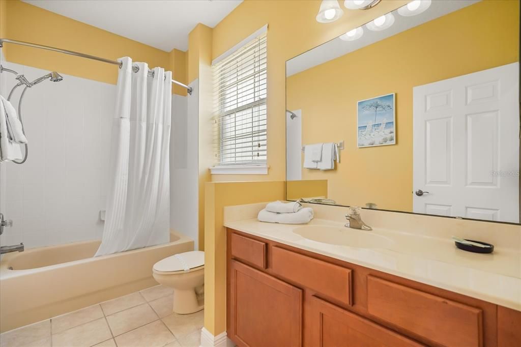For Sale: $909,500 (5 beds, 4 baths, 3830 Square Feet)