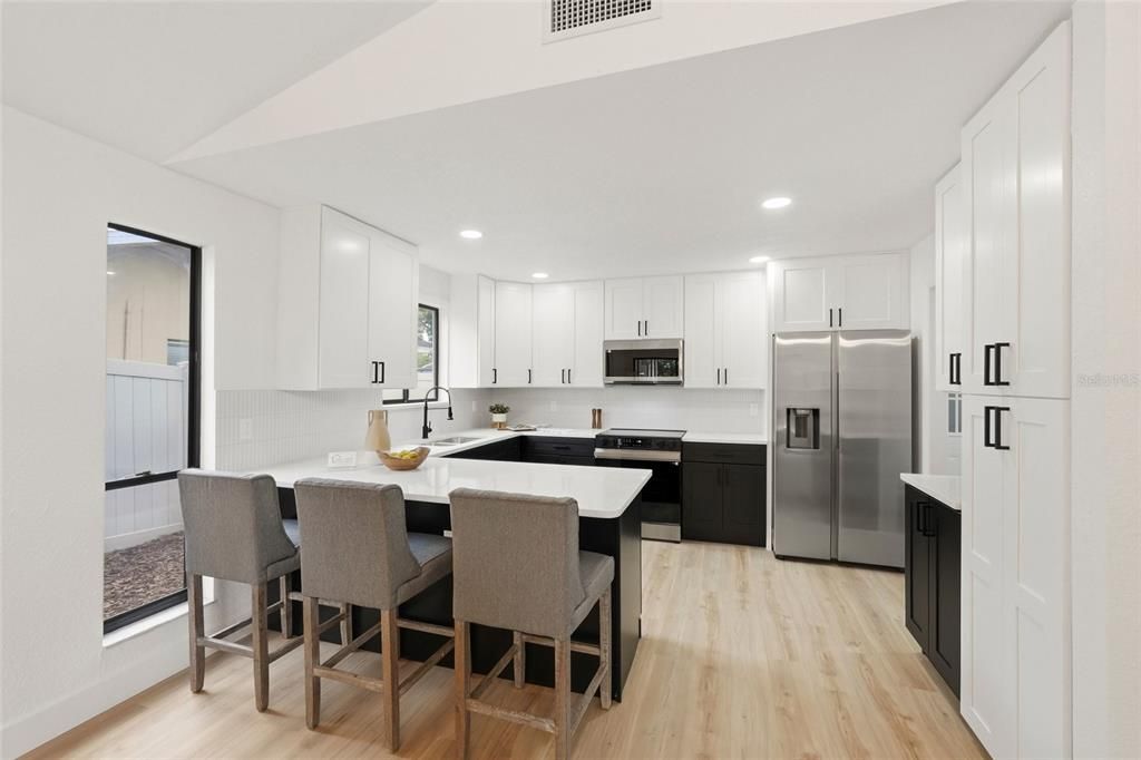 Activo con contrato: $584,999 (3 camas, 2 baños, 1885 Pies cuadrados)