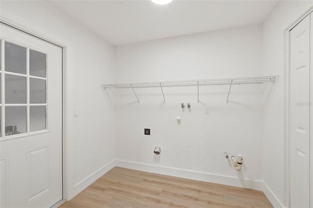 Activo con contrato: $584,999 (3 camas, 2 baños, 1885 Pies cuadrados)